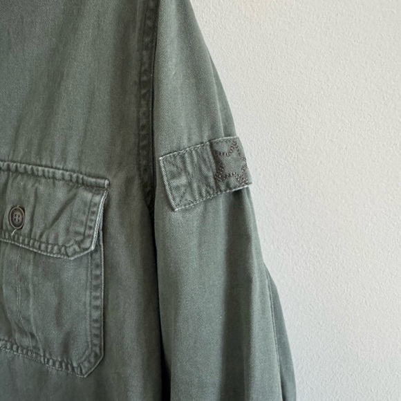 Garage Structured Button Up Shirt - Picture 2 of 4